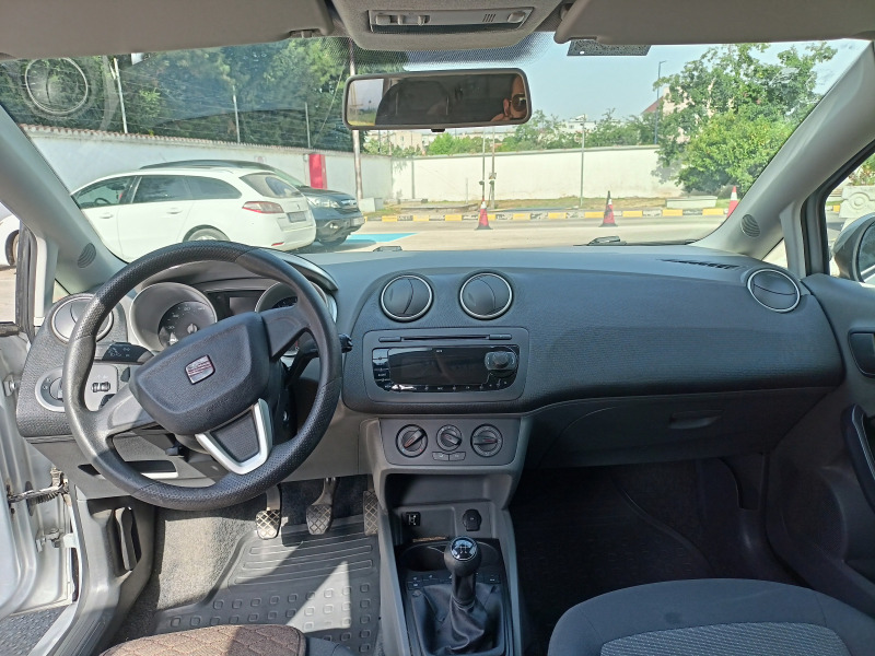 Seat Ibiza 1.4, снимка 8 - Автомобили и джипове - 46310312