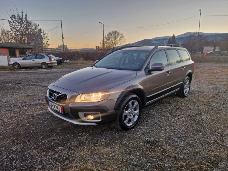 Volvo Xc70 2.4 D5 / 4x4 / SPORT, снимка 1 - Автомобили и джипове - 48347222