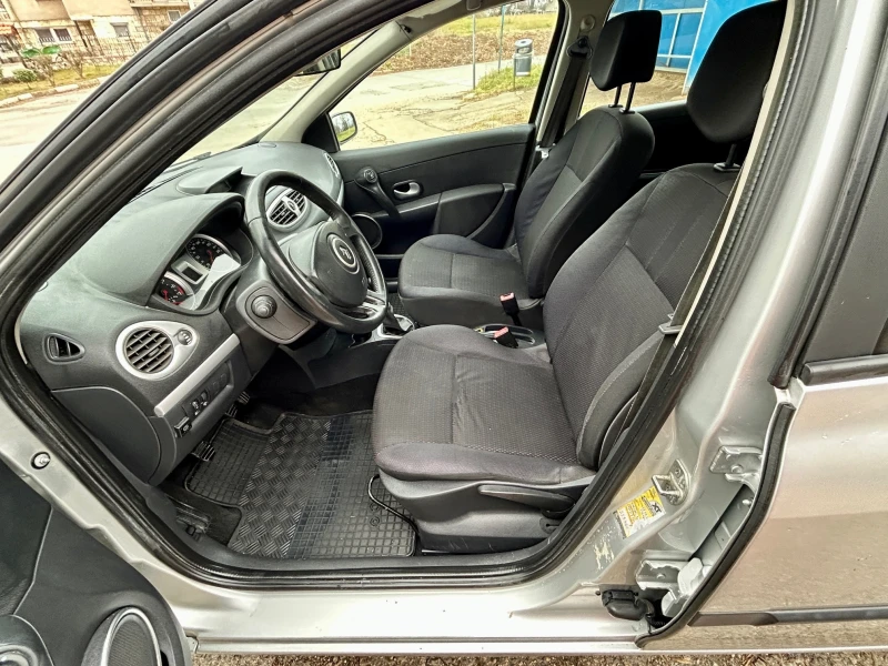 Renault Clio 1.4-Газ/Бензин, снимка 8 - Автомобили и джипове - 48385289