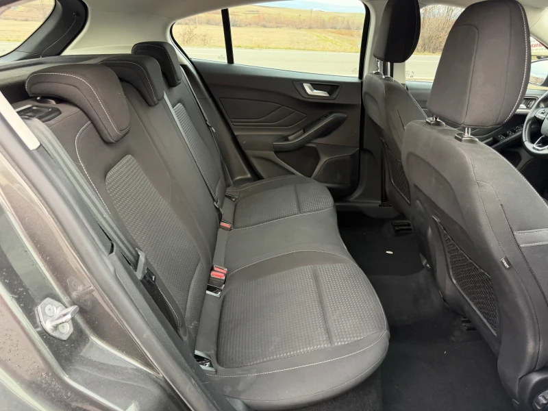 Ford Focus 1.5 Titanium, снимка 9 - Автомобили и джипове - 49212908
