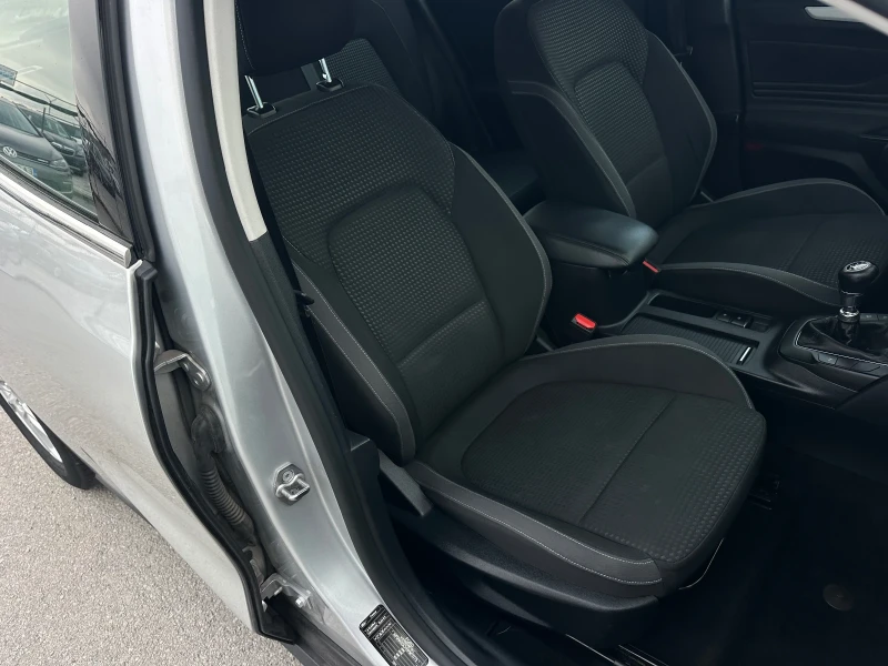Ford Focus 1.5 Titanium, снимка 9 - Автомобили и джипове - 49212908