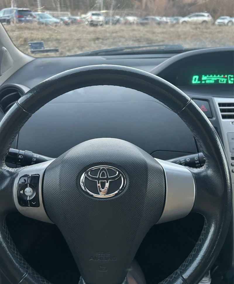 Toyota Yaris 1.4, снимка 3 - Автомобили и джипове - 49362495