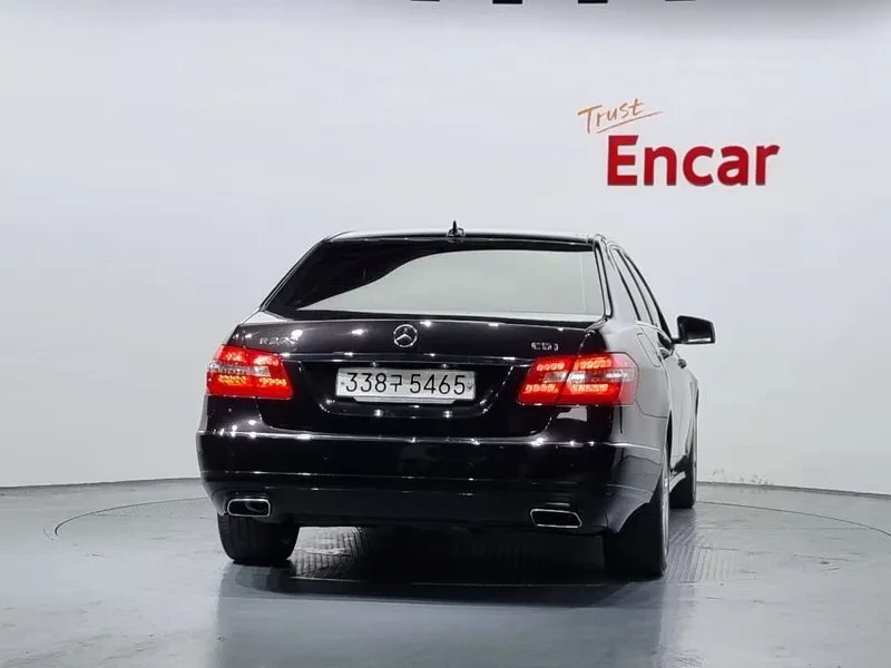 Mercedes-Benz E 220 CDI Avantgarde - изображение 4