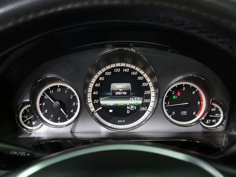 Mercedes-Benz E 220 CDI Avantgarde - изображение 8