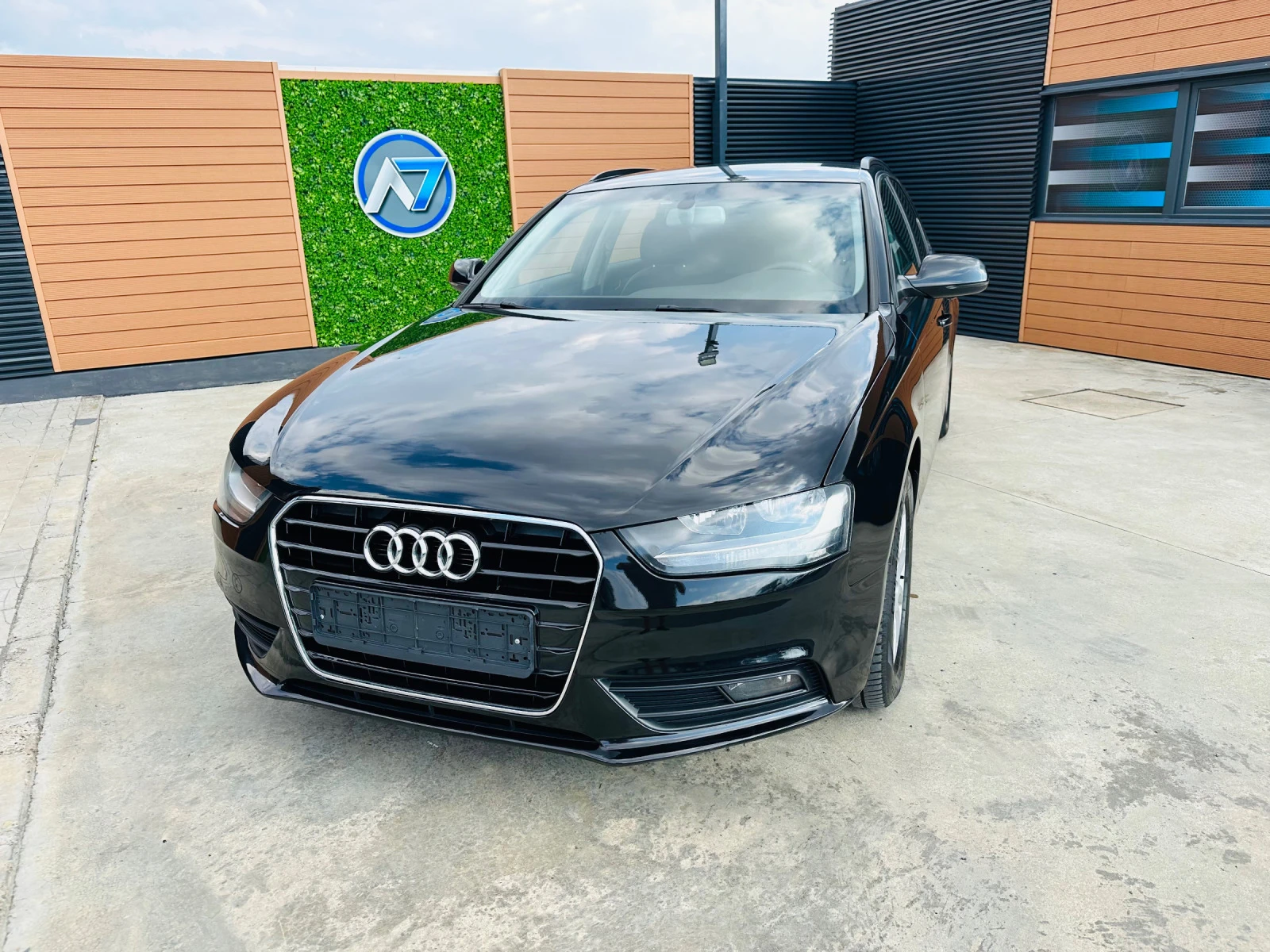 Audi A4 2.0 TDI//Navi, снимка 1