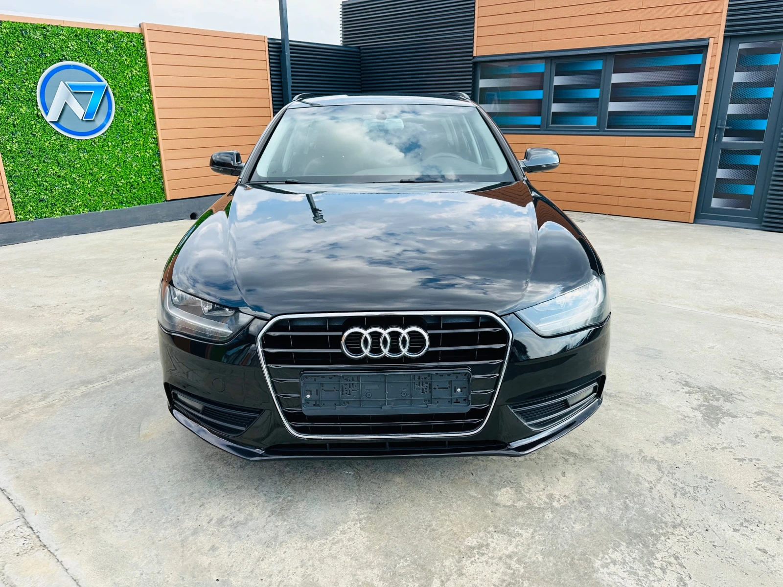 Audi A4 2.0 TDI//Navi - изображение 2