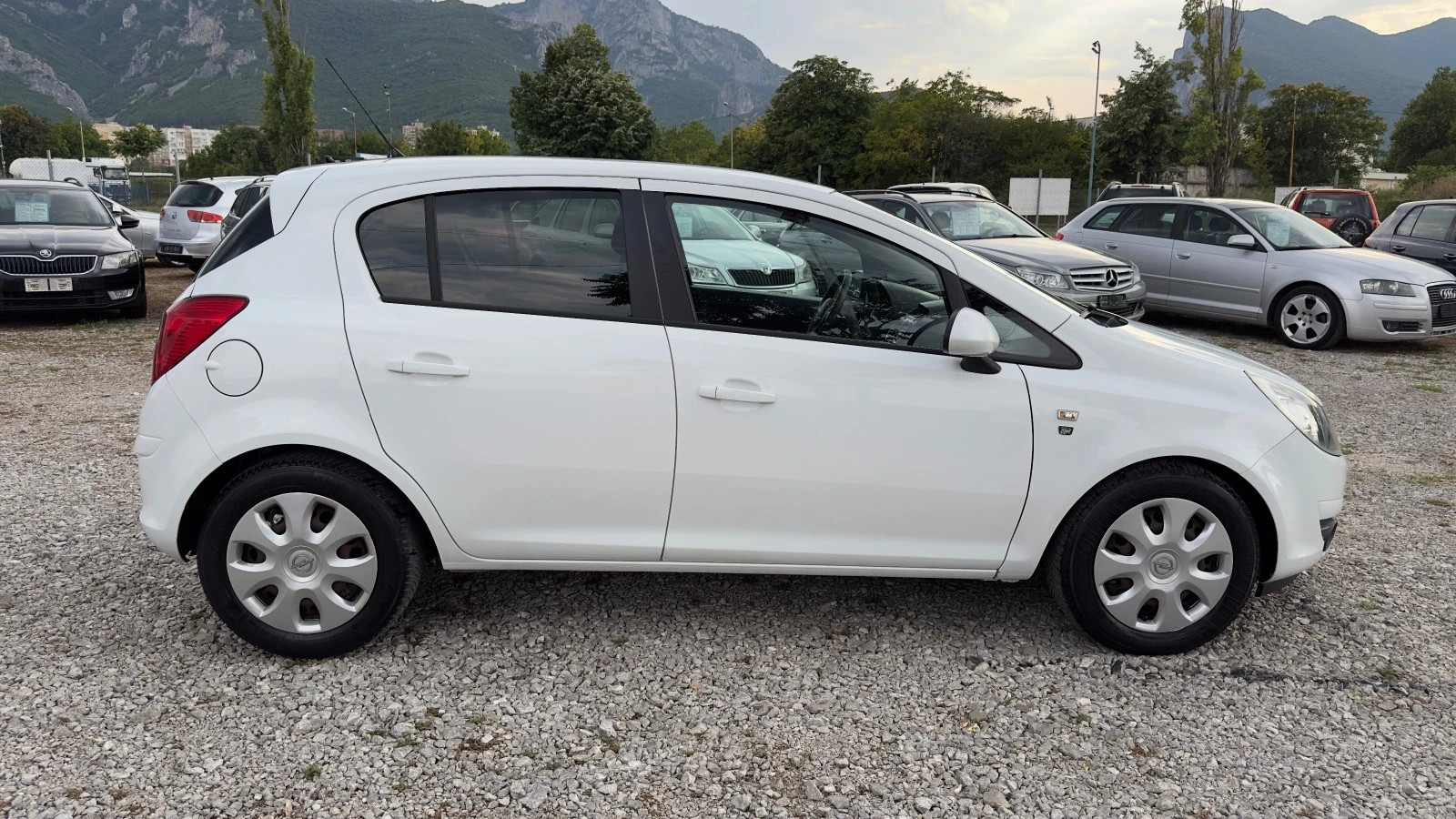 Opel Corsa 1.2i 85kc-euro 5 Италия-климатик - изображение 4