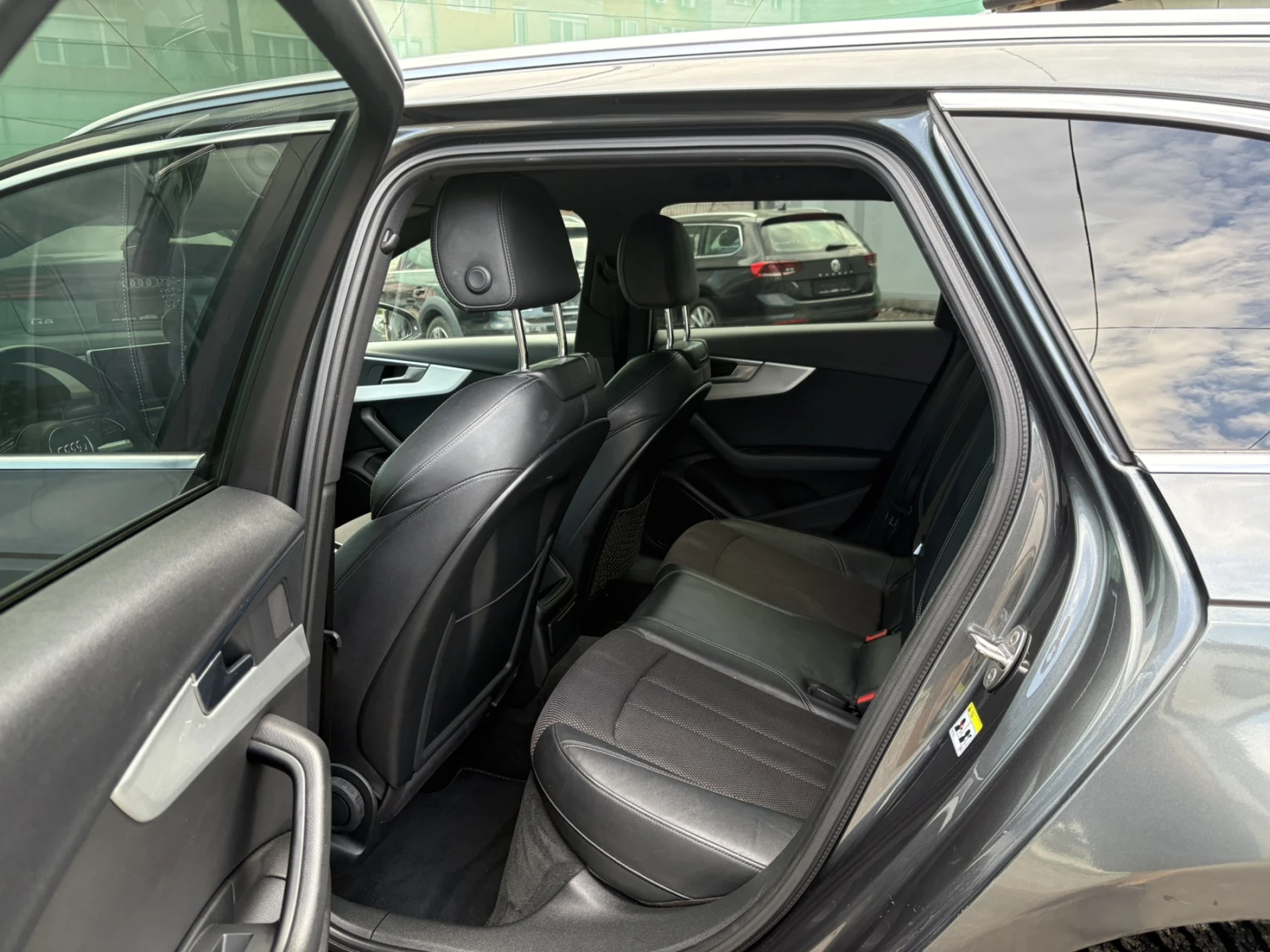 Audi A4 2.0TDI= DIGITAL COCKPIT= DISTRONIC= QUATTRO=  - изображение 10
