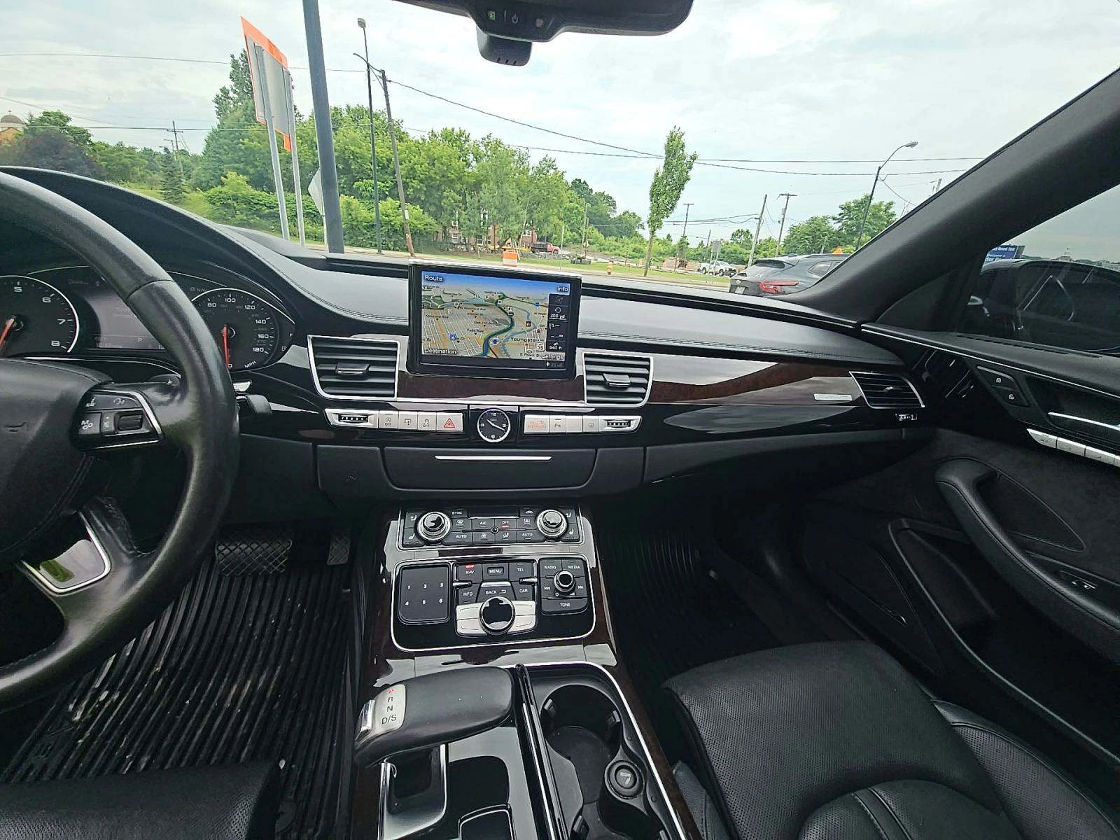 Audi A8 LONG* MATRIX* PANO* МАСАЖ* 360* ОБДУХ* ДИСТРОНИК*  - изображение 6