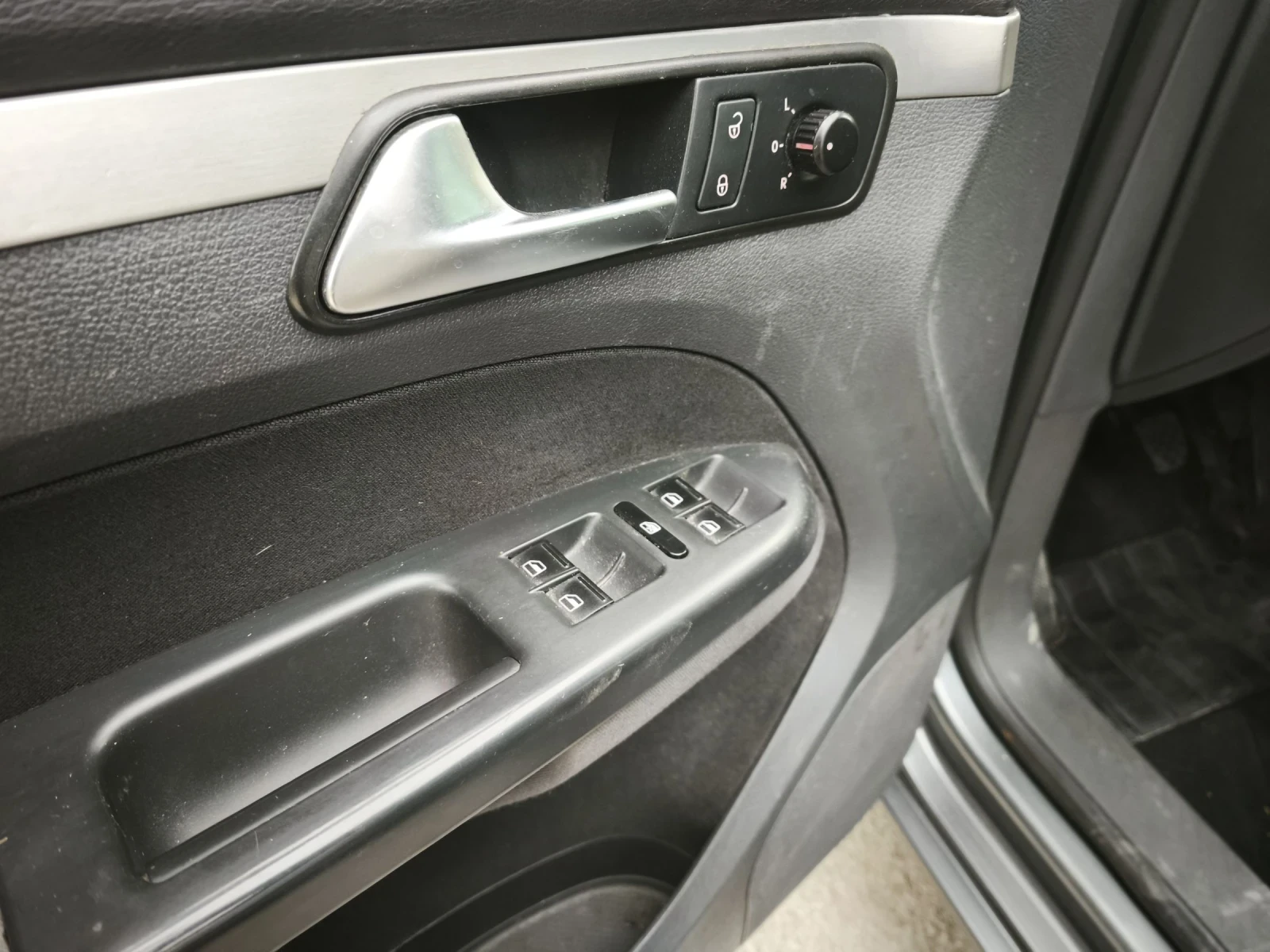 VW Touran 2.0 TDI BMM - изображение 8