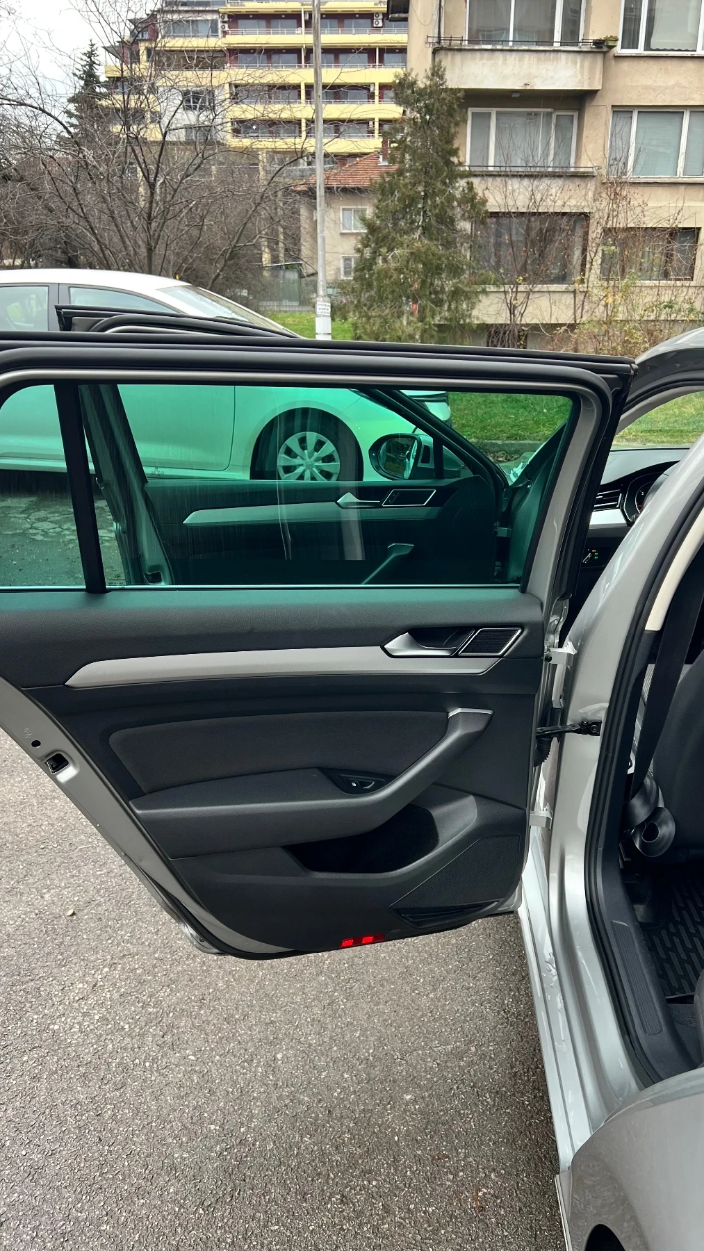 VW Passat B8 2.0TDI DSG Навигация/Подгрев/Full LED - изображение 8