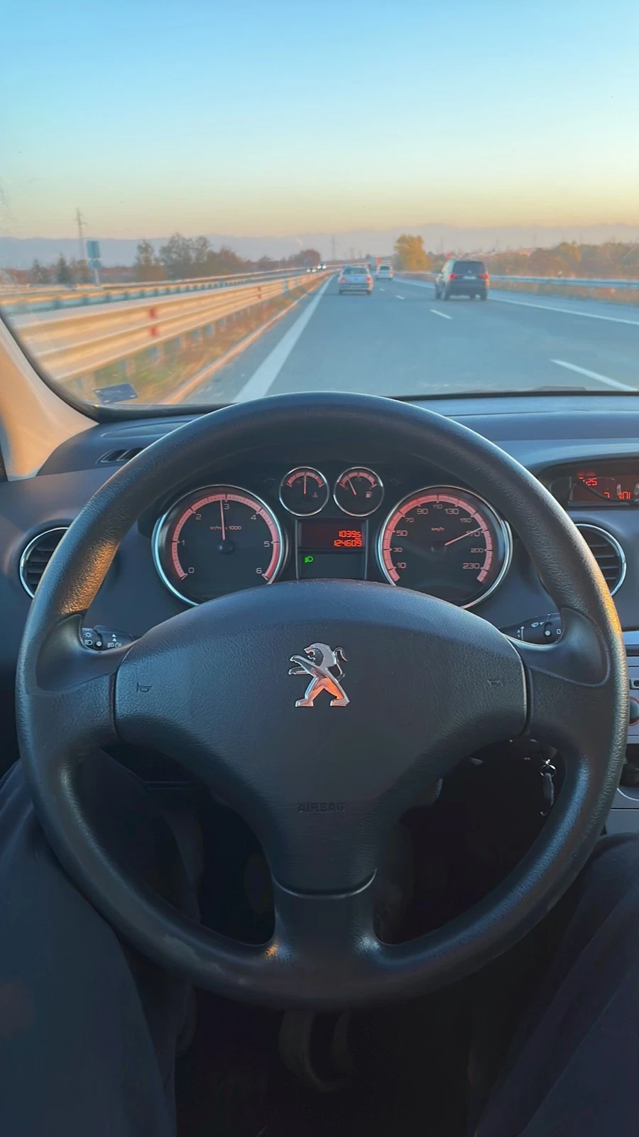 Peugeot 308  - изображение 2