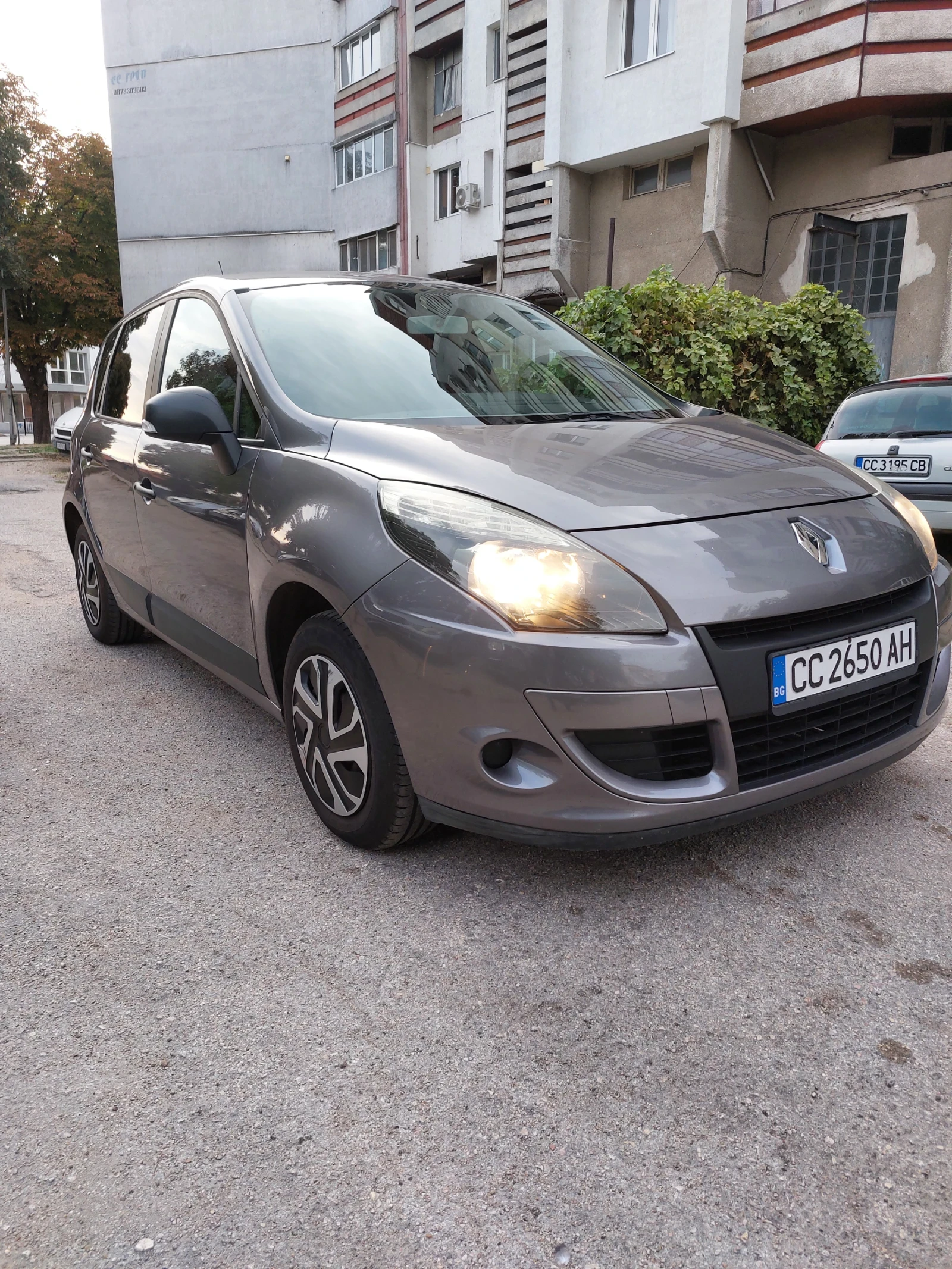 Renault Scenic 1.6 бензин-газ, реални км - изображение 2