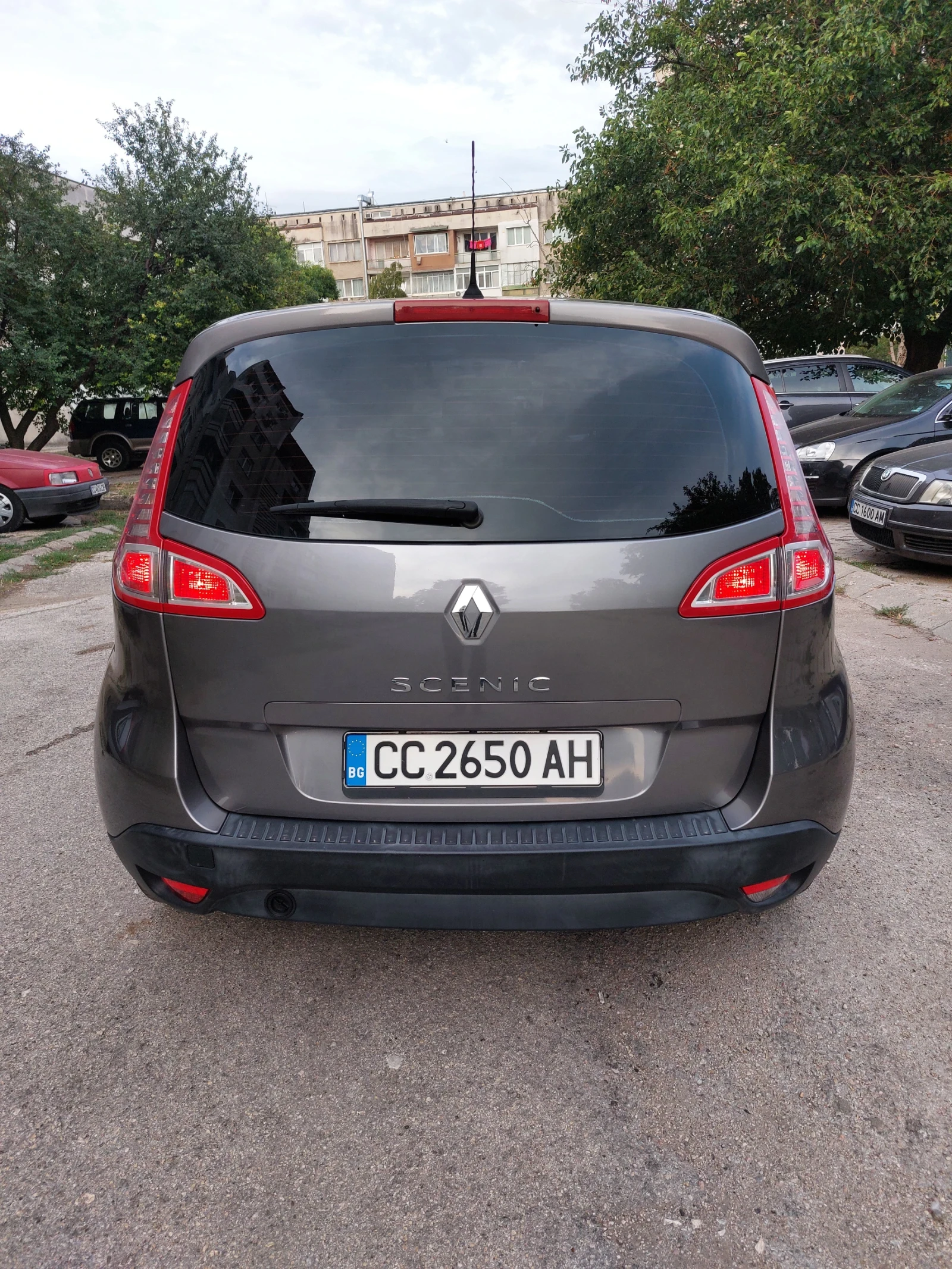 Renault Scenic 1.6 бензин-газ, реални км - изображение 3