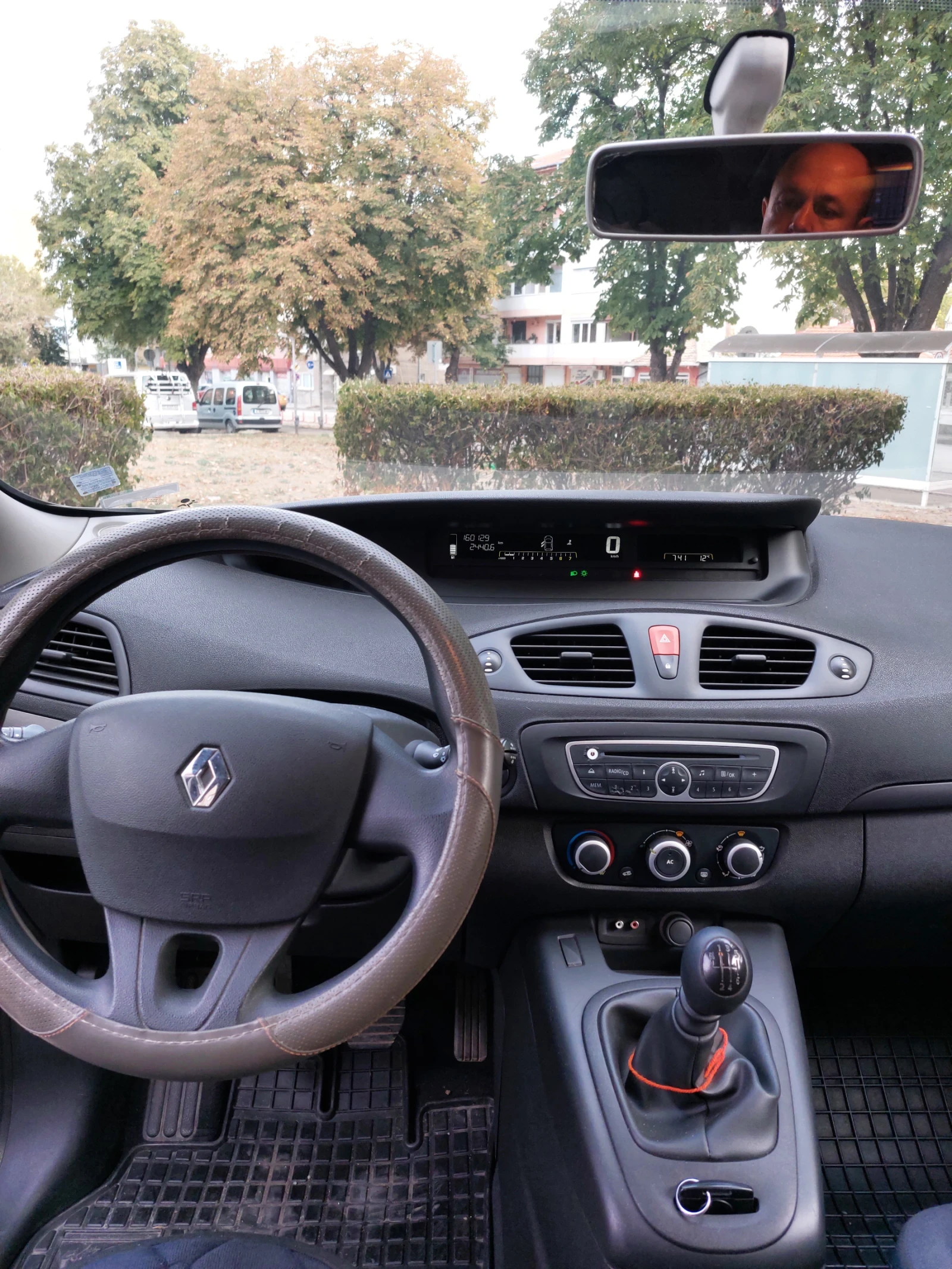 Renault Scenic 1.6 бензин-газ, реални км - изображение 5