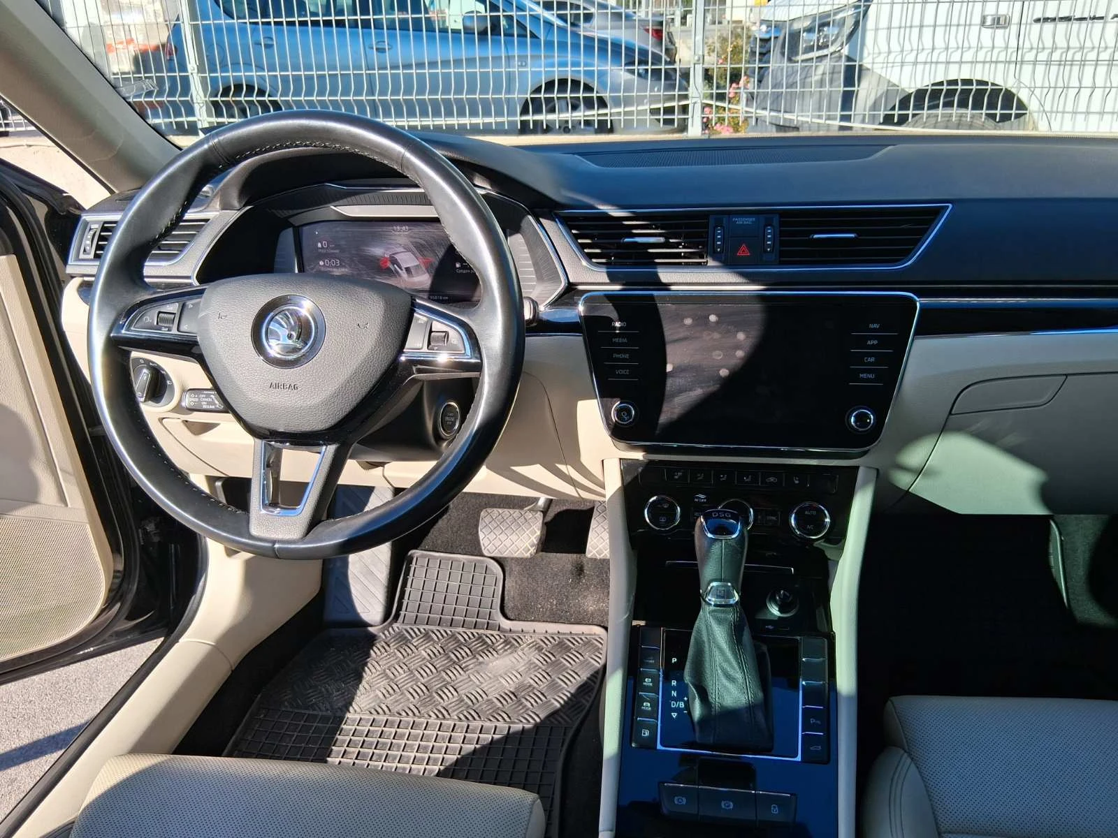 Skoda Superb L&K 1, 4 TSI iV 217 �.�. 6-DSG | Mobile.bg � ����������� 11