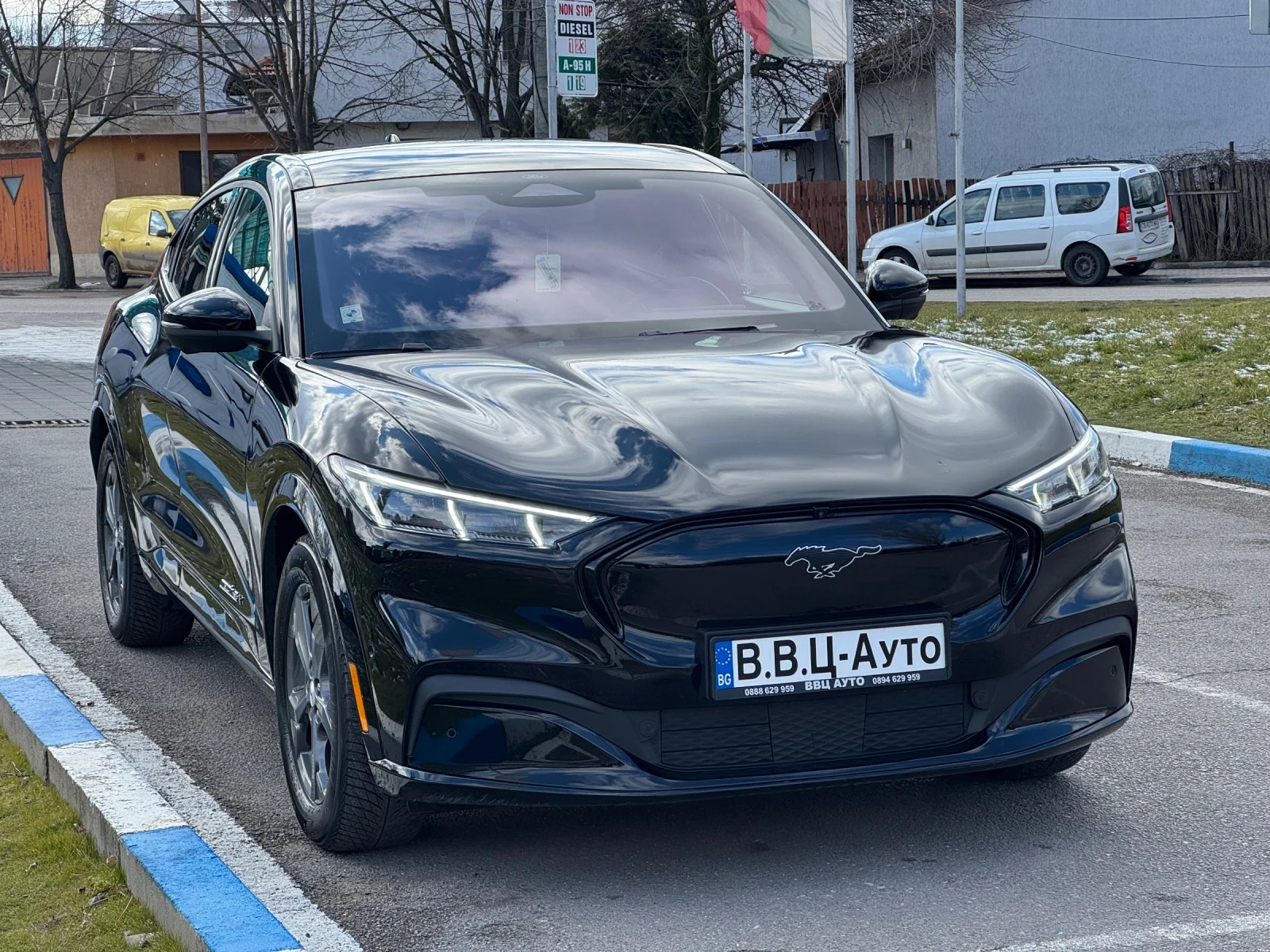 Ford Mustang Mach-E 4х4 98.7kW.h - изображение 3
