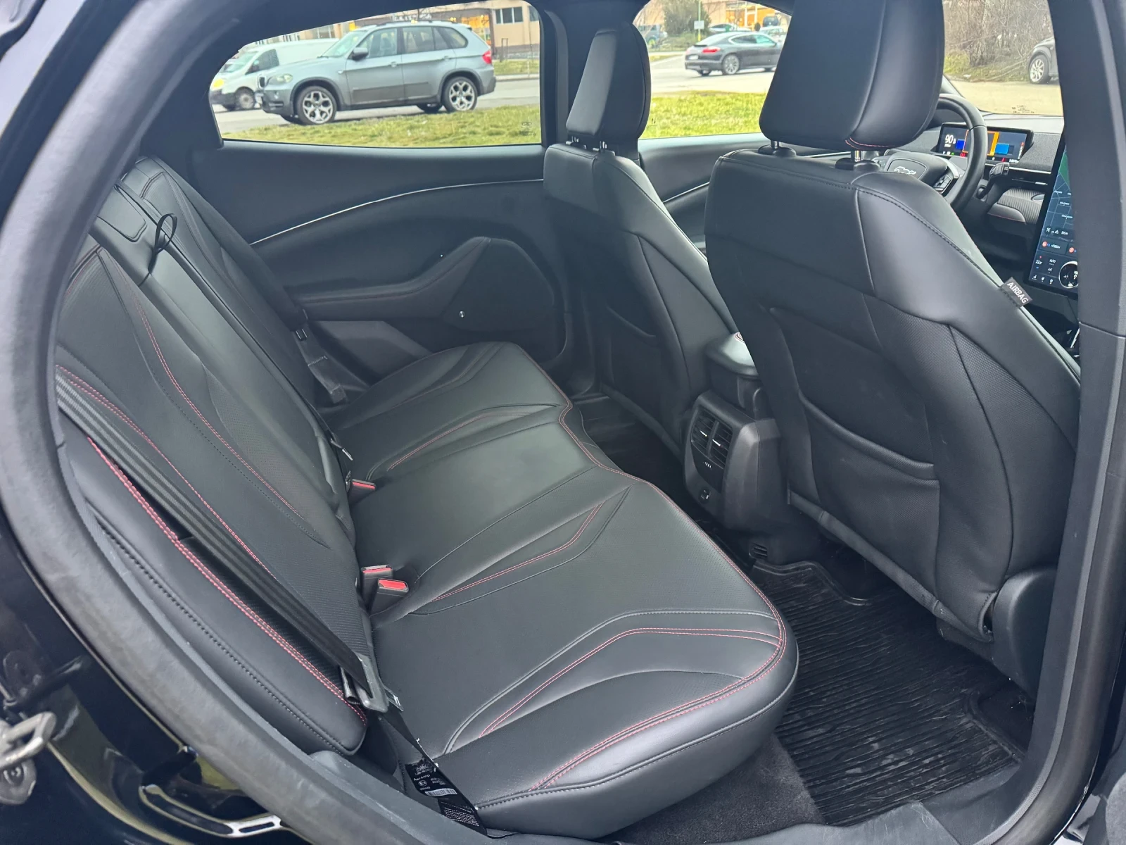 Ford Mustang Mach-E 4х4 98.7kW.h - изображение 10