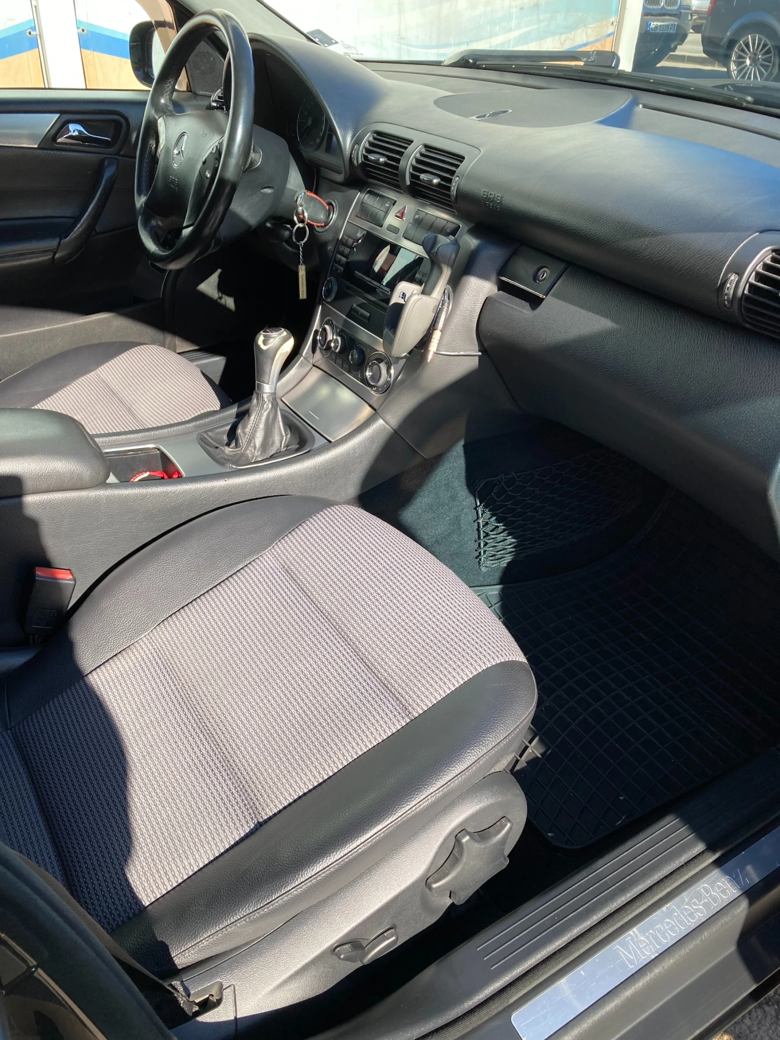 Mercedes-Benz C 180, снимка 8 - Автомобили и джипове - 53740947