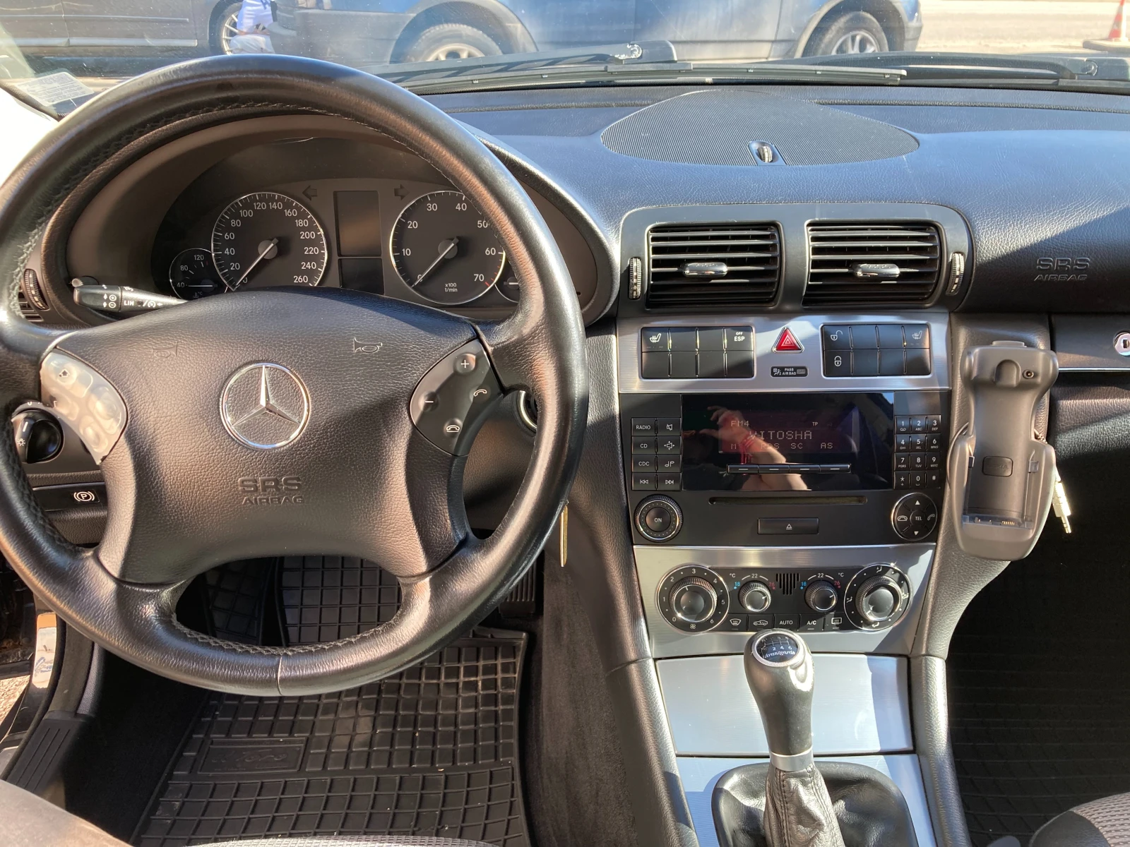 Mercedes-Benz C 180, снимка 6 - Автомобили и джипове - 53740947