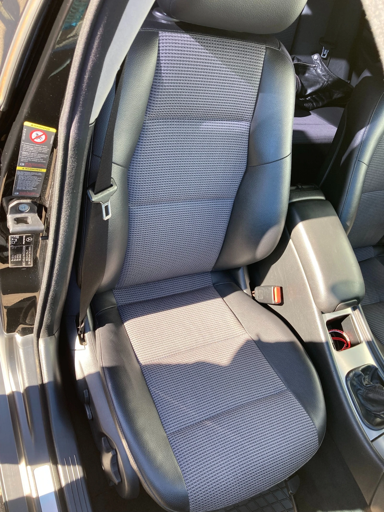 Mercedes-Benz C 180, снимка 10 - Автомобили и джипове - 53740947