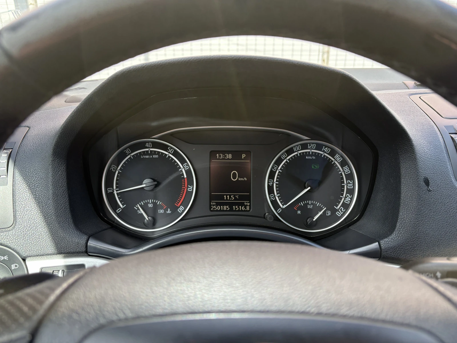 Skoda Octavia Vrs 2.0 TFSI - изображение 10