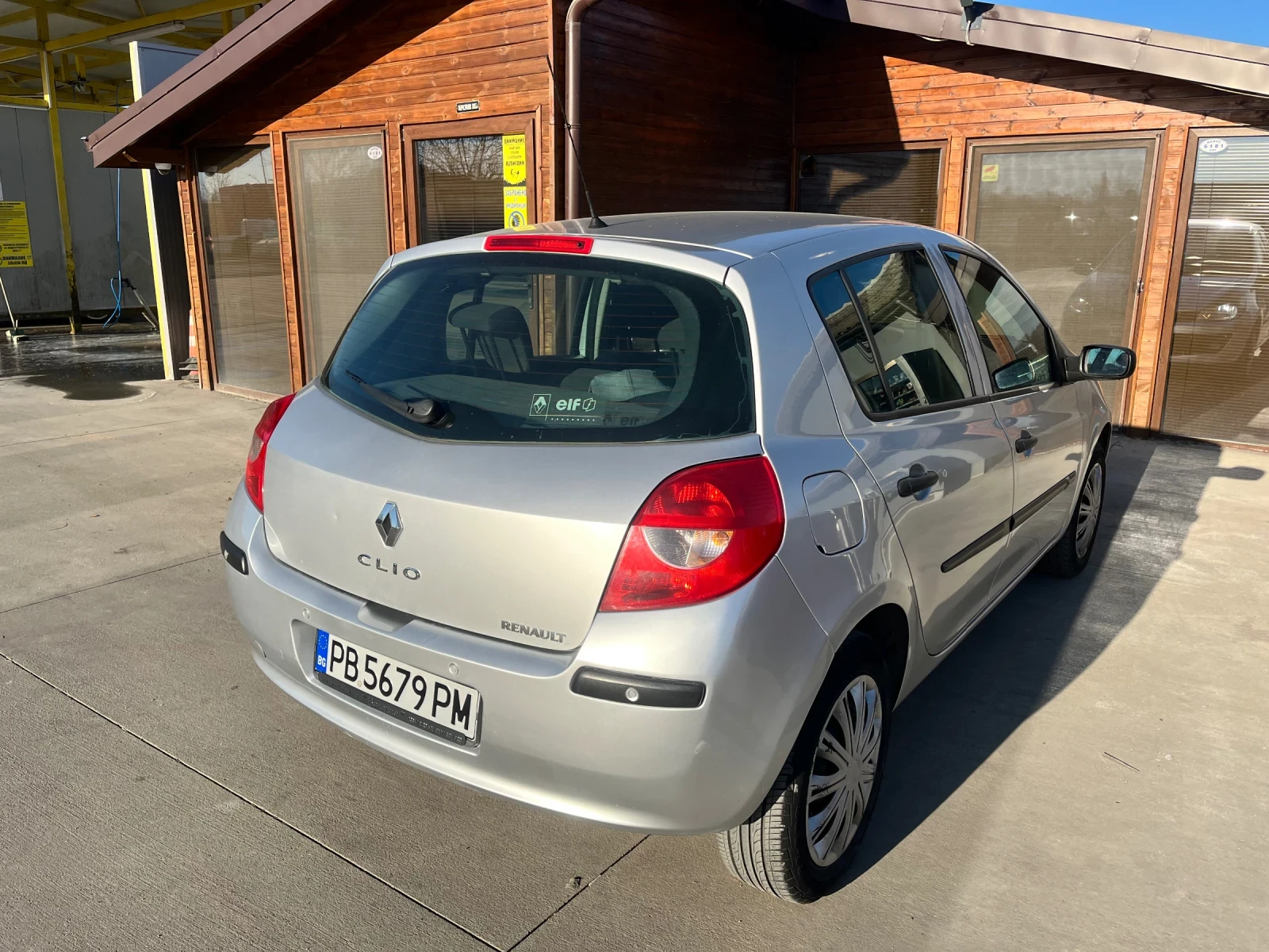 Renault Clio III, снимка 3 - Автомобили и джипове - 53828336