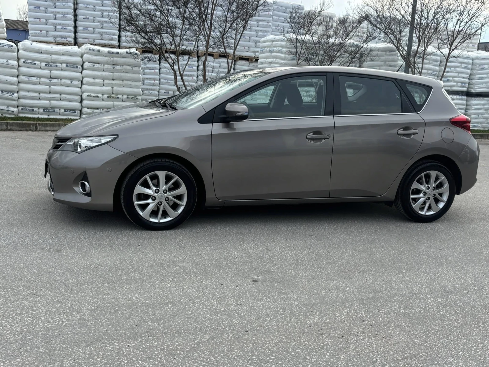 Toyota Auris 1.6 БЕНЗИН  EURO5, снимка 9 - Автомобили и джипове - 53926549