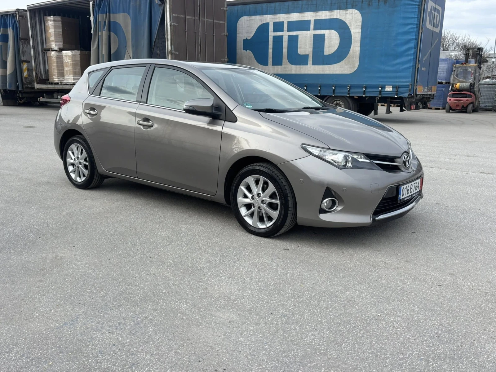 Toyota Auris 1.6 БЕНЗИН  EURO5, снимка 3 - Автомобили и джипове - 53926549