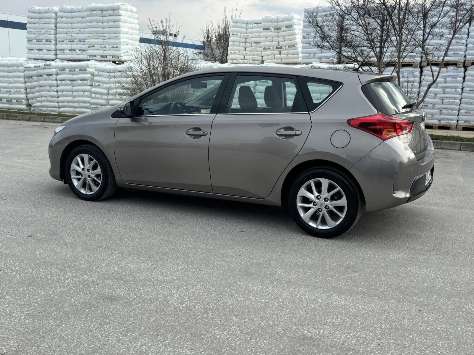 Toyota Auris 1.6 БЕНЗИН  EURO5, снимка 6 - Автомобили и джипове - 53926549