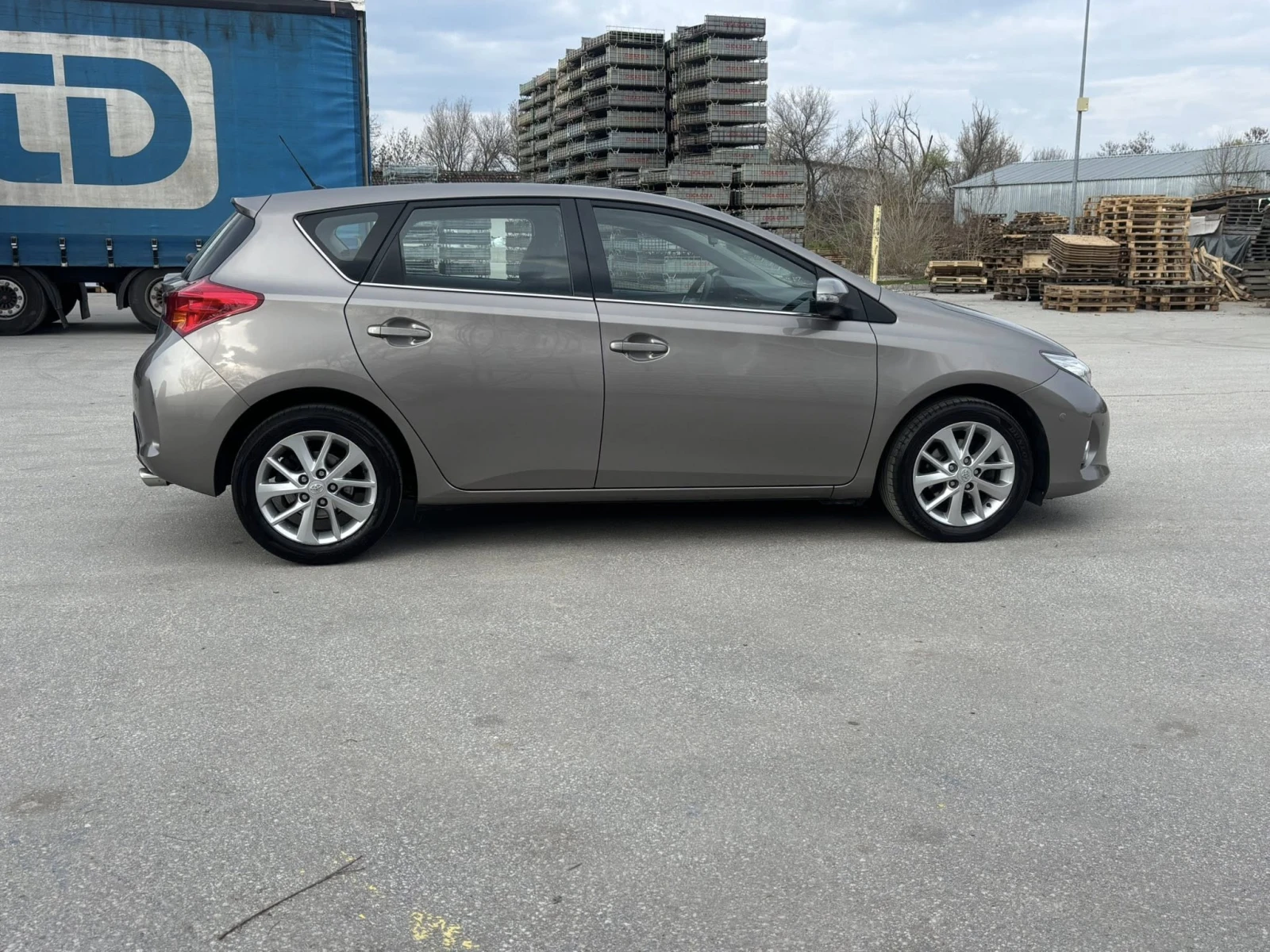 Toyota Auris 1.6 БЕНЗИН  EURO5, снимка 7 - Автомобили и джипове - 53926549