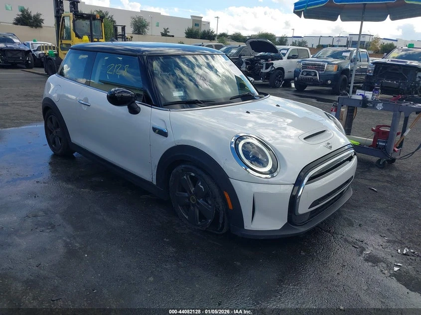 Mini Cooper Hardtop SE FWD