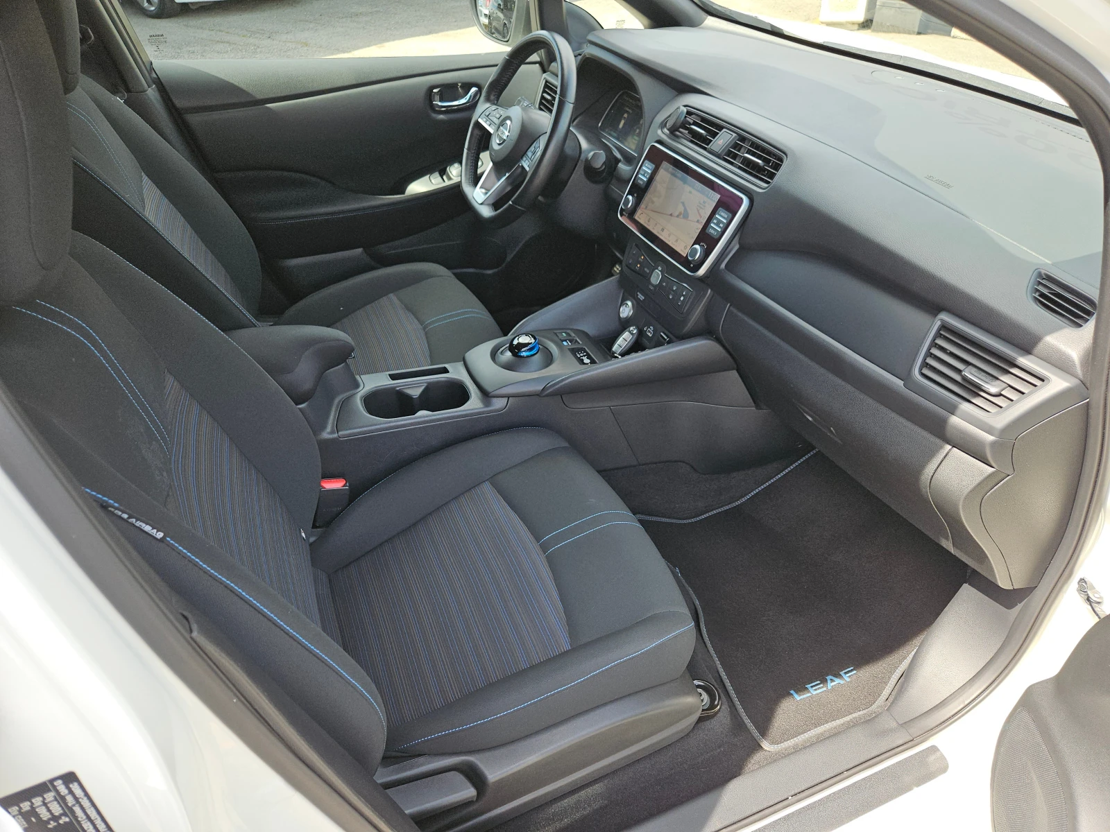Nissan Leaf  TEKNA/SOH 100%/16500км/KEYLESS/DISTRONIC/CARPLAY, снимка 15 - Автомобили и джипове - 54604560