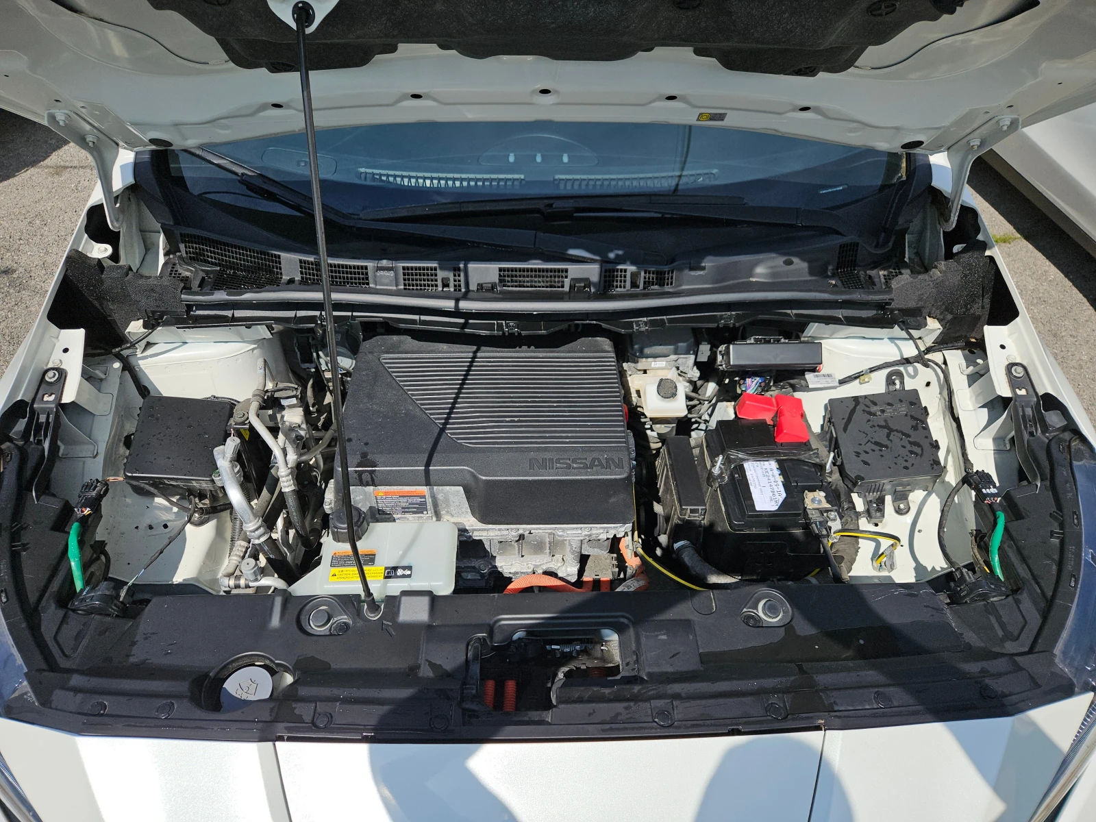 Nissan Leaf  TEKNA/SOH 100%/16500км/KEYLESS/DISTRONIC/CARPLAY, снимка 8 - Автомобили и джипове - 54604560