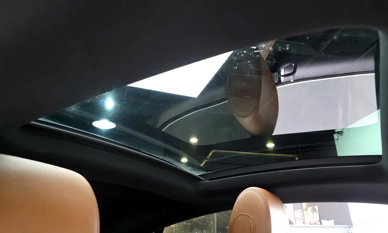 Mercedes-Benz E 400 4MATIC , снимка 16 - Автомобили и джипове - 54765353