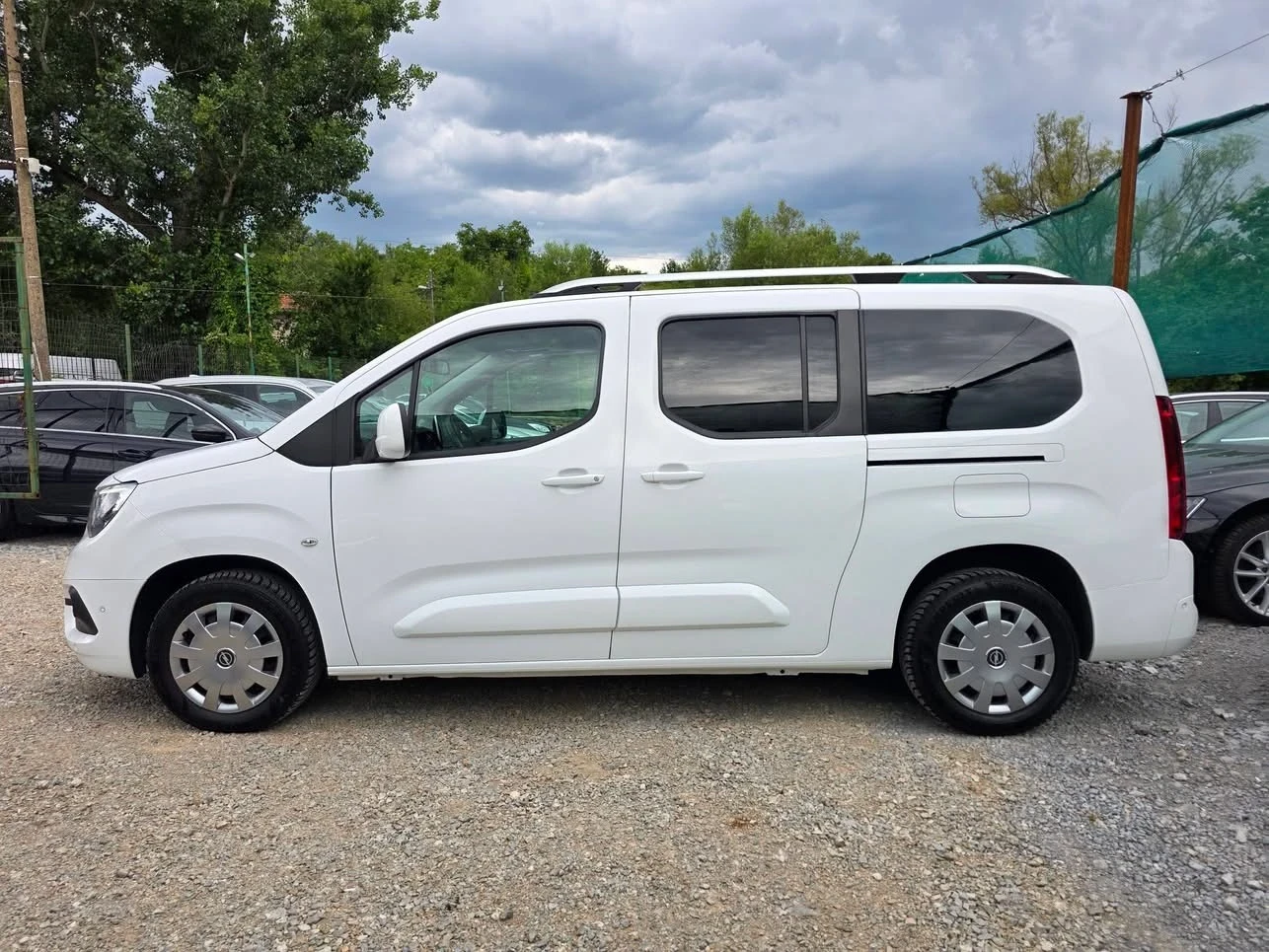 Opel Combo 1.5TDCI 130K.C. / 7 МЕСТА / НАВИ / КАР-ПЛЕЙ / , снимка 5 - Автомобили и джипове - 55215618