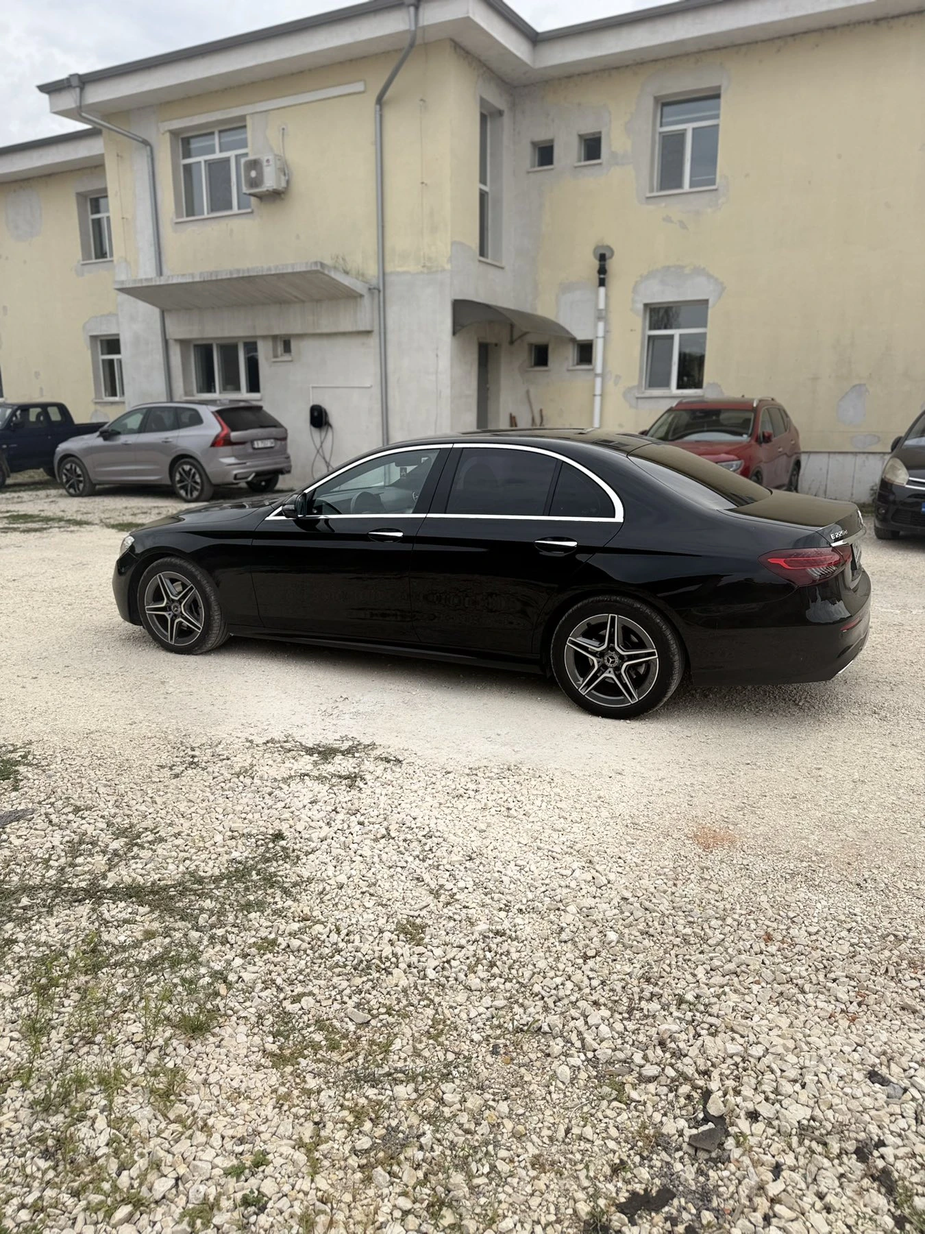 Mercedes-Benz E 220 4MATIC, снимка 2 - Автомобили и джипове - 56163448