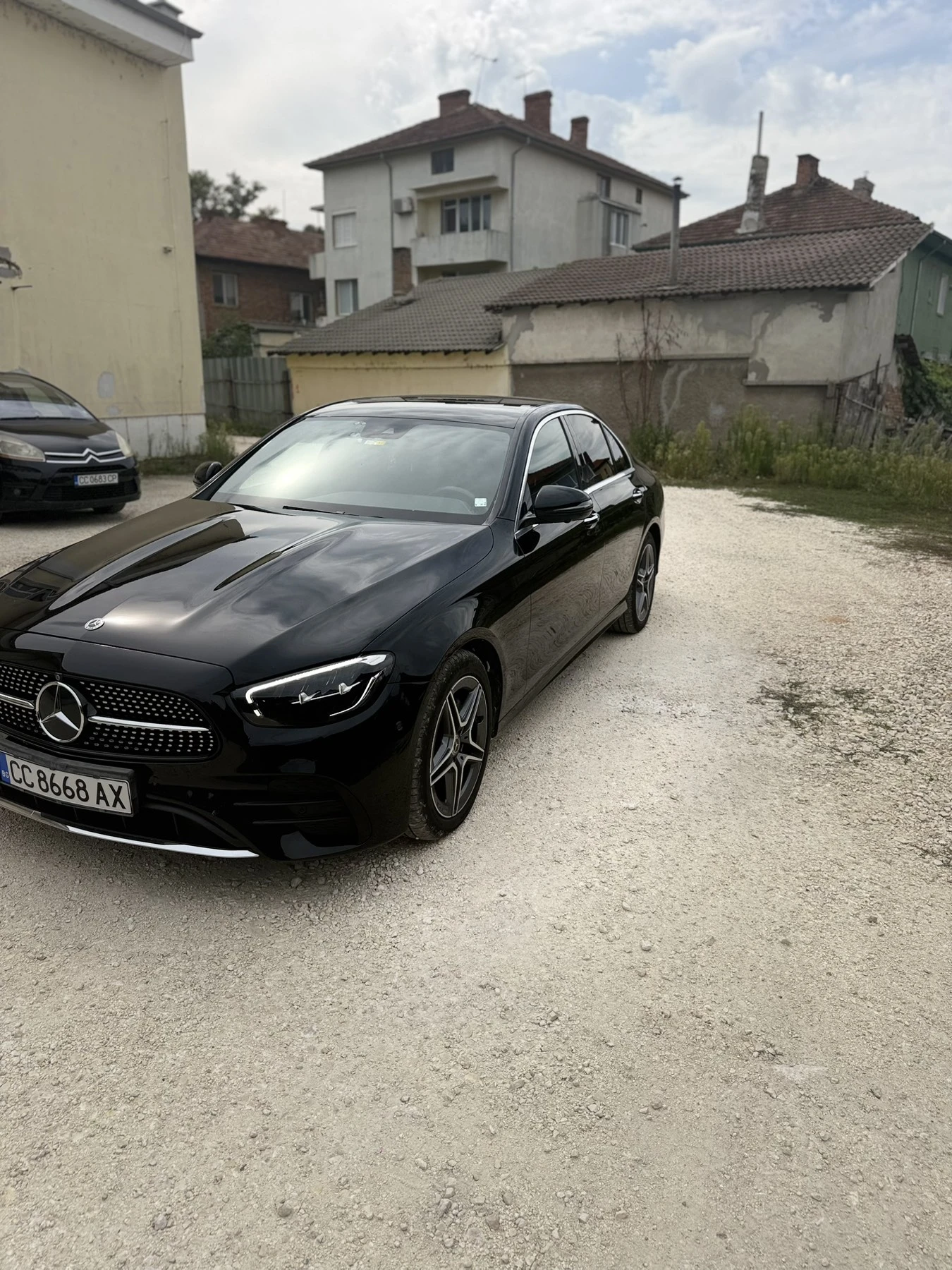 Mercedes-Benz E 220 4MATIC, снимка 4 - Автомобили и джипове - 56163448