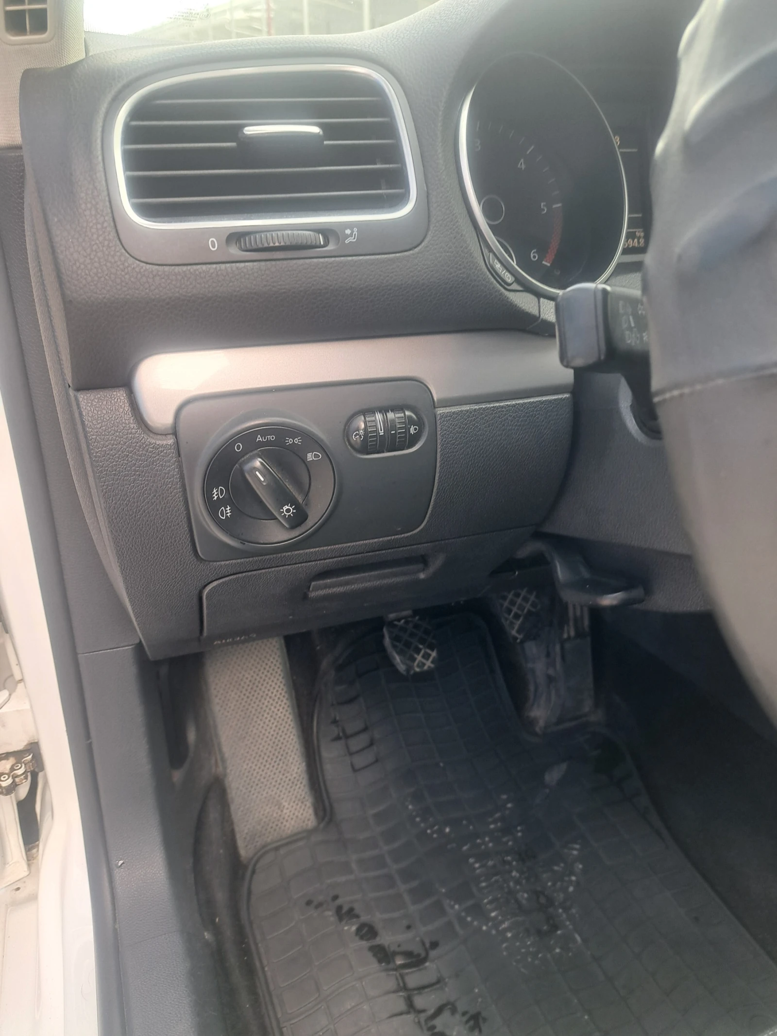 VW Golf 1.6 TDI 105hp / Euro5B, снимка 9 - Автомобили и джипове - 56223588