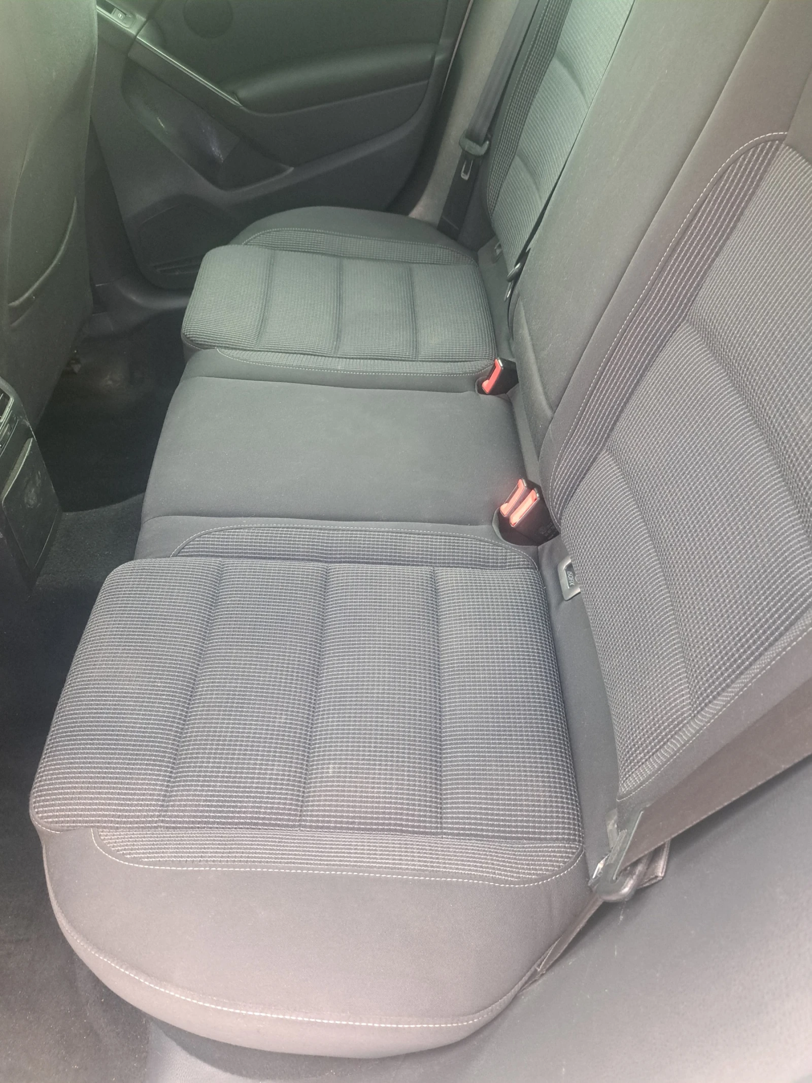 VW Golf 1.6 TDI 105hp / Euro5B, снимка 14 - Автомобили и джипове - 56223588