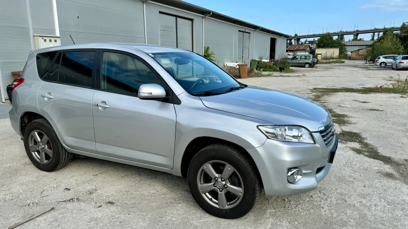 Toyota Rav4 2.2 D4D 150к.с. * Exclusives* KeyLess* , снимка 4 - Автомобили и джипове - 47079391