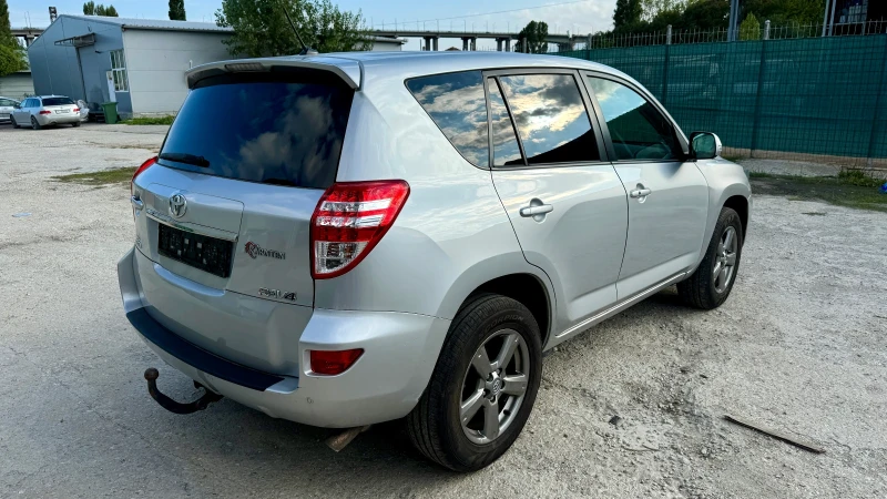 Toyota Rav4 2.2 D4D 150к.с. * Exclusives* KeyLess* , снимка 2 - Автомобили и джипове - 47079391