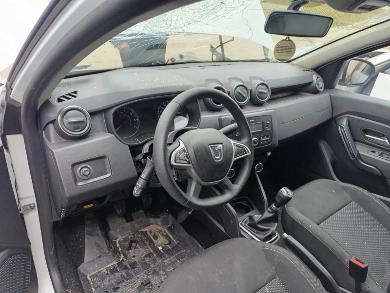 Dacia Duster 1.5 dci 4?4, снимка 2 - Автомобили и джипове - 48604926