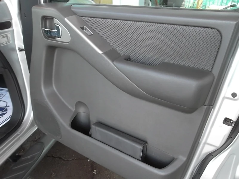 Nissan Navara 2.5Dci 171kc Автоматик, снимка 11 - Автомобили и джипове - 50484505