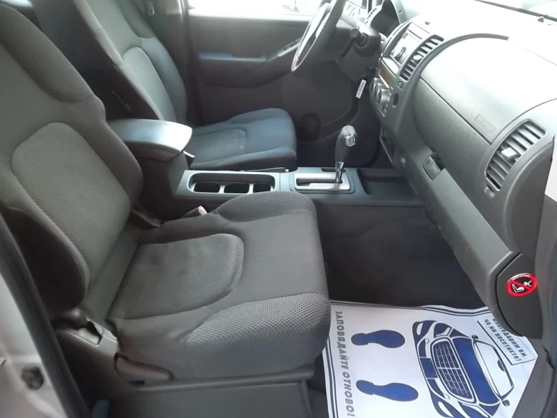 Nissan Navara 2.5Dci 171kc Автоматик, снимка 10 - Автомобили и джипове - 50484505