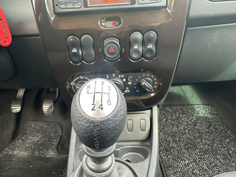 Dacia Duster 1, 5 DCi-107ks-6sk, снимка 12 - Автомобили и джипове - 52594563