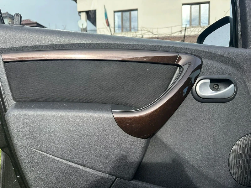 Dacia Duster 1, 5 DCi-107ks-6sk, снимка 16 - Автомобили и джипове - 52594563