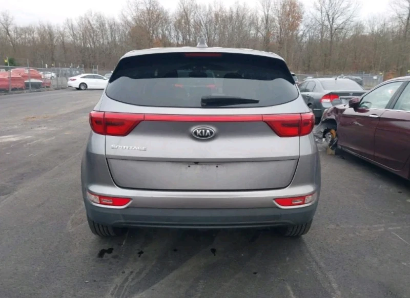 Kia Sportage, снимка 9 - Автомобили и джипове - 52630565