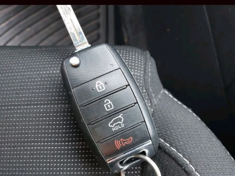 Kia Sportage, снимка 14 - Автомобили и джипове - 52630565