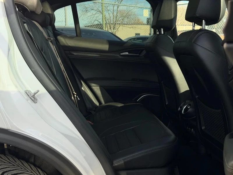 Alfa Romeo Stelvio, снимка 14 - Автомобили и джипове - 53105550